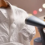 Quel defroisseur choisir : vapeur verticale pour défroisser chemise