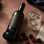 Vodka black eristoff 18% 70 cl aux baies sauvages, bouteille et verre