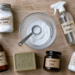 Produit d entretien maison : vinaigre blanc, bicarbonate, savon noir et savon de Marseille